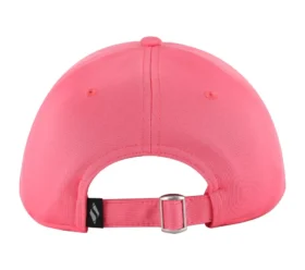 Cappello con logo tono su tono