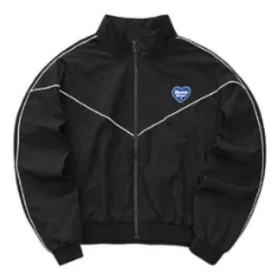 Giacca con zip e stampa a cuori e lettere del logo “Black”