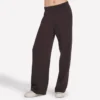 Pantaloni comodi e lussuosi Pantaloni comodi e lussuosi