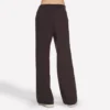 Pantaloni comodi e lussuosi Pantaloni comodi e lussuosi