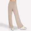 Pantaloni comodi e lussuosi Pantaloni comodi e lussuosi